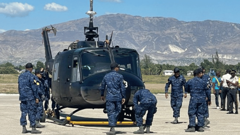 VIDEO:Haití recibe tres helicópteros de Fuerza Multinacional a bordo de avión Antonov  - Imagen