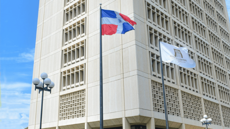 El Banco Central de la República Dominicana mantiene su tasa de interés en 5.75 % anual en su reunión de política monetaria de febrero de 2025 - Imagen