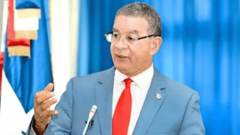 Instituto Duartiano desmiente a Adriano Espaillat y afirma que bandera exhibida es de esencia haitiana - Imagen