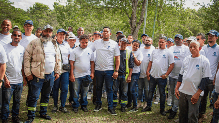 CAASD Norte participa en jornada de reforestación en los Humedales del Ozama - Imagen