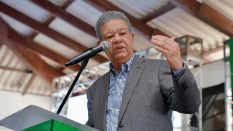 Leonel Fernández califica de inaceptables las tandas de apagones y el aumento de la tarifa eléctrica - Imagen