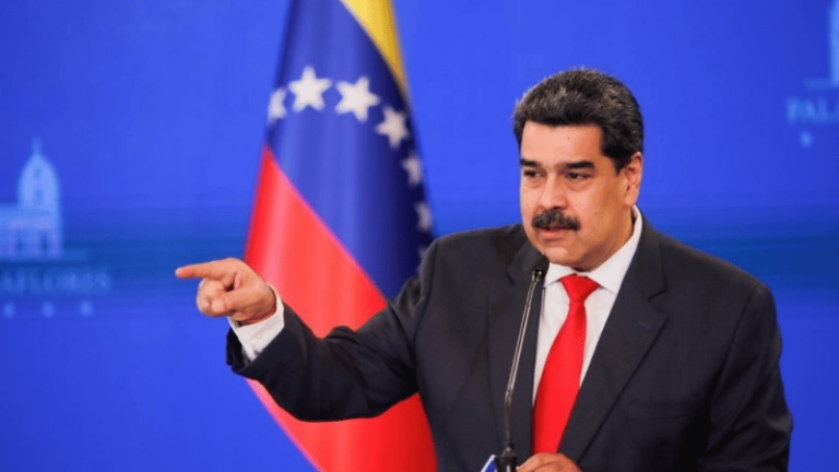 Maduro califica de "cipayo" al gobierno de Abinader tras la confiscación de una aeronave vinculada a Venezuela - Imagen