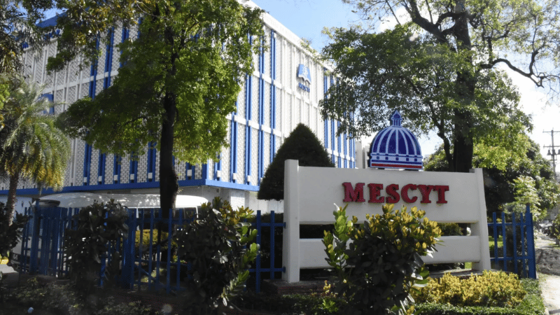 Problemas Técnicos Afectan Acceso a Portal de Becas Nacionales 2025 - Imagen