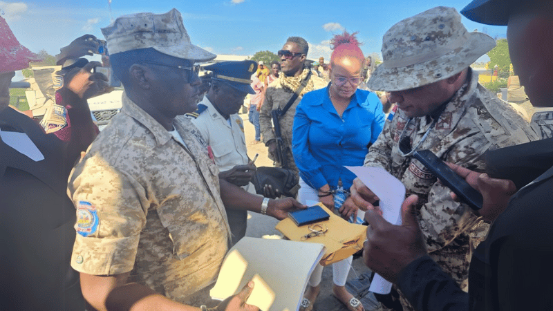 Autoridades haitianas extraditan a dominicana acusada de trata de personas - Imagen