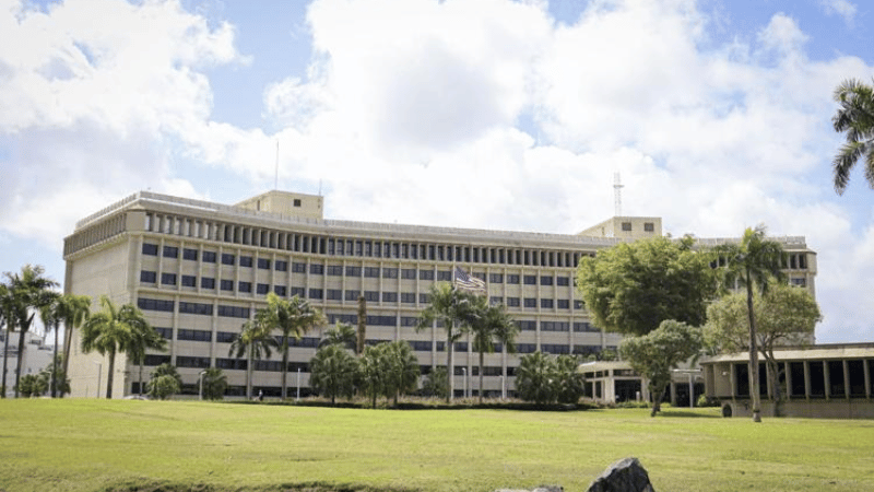 Sentencian a tres personas en Puerto Rico por extorsionar a inmigrantes dominicanos - Imagen