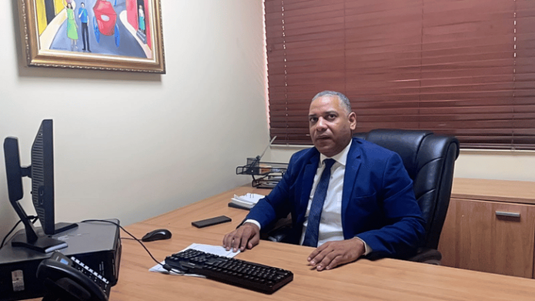 Carlos Gil renuncia al PLD, dejando sin representación al partido en Santo Domingo Este - Imagen