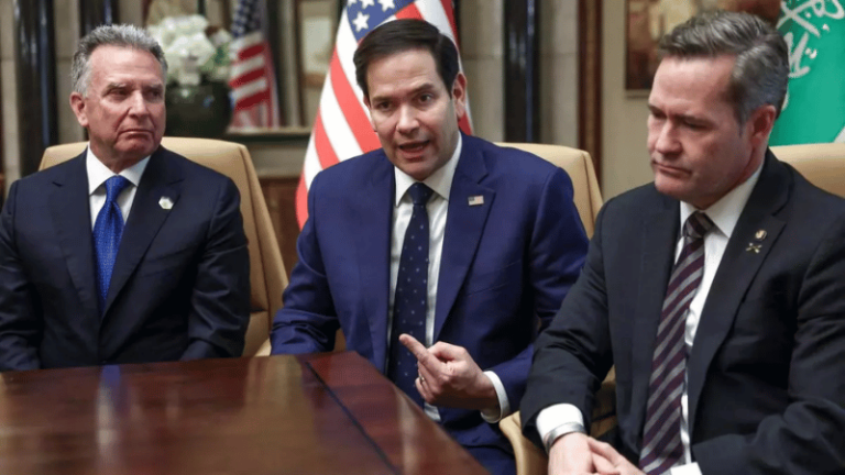 Estados Unidos y Rusia avanzan hacia la normalización diplomática y el fin del conflicto en Ucrania - Imagen