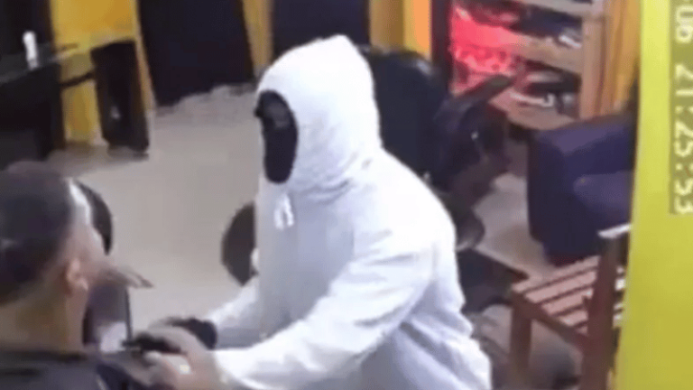 Propietario de barbería en San Cristóbal organiza falso asalto para viralizarse en redes sociales - Imagen