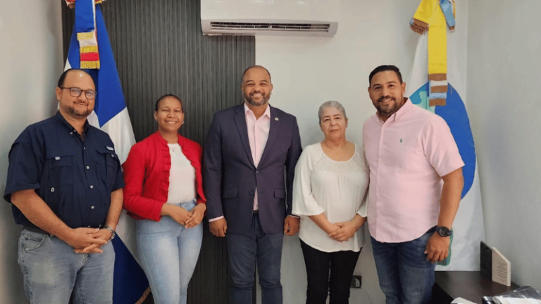 Diputado Carlos Pérez refuerza lazos con la Asociación Dominicana de Agrimensores para el desarrollo de Santo Domingo Norte - Imagen