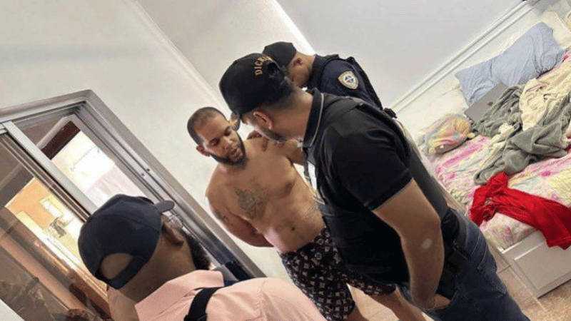 Desmantelan red de robo de dispositivos electrónicos operada por trece dominicanos en EE.UU. - Imagen