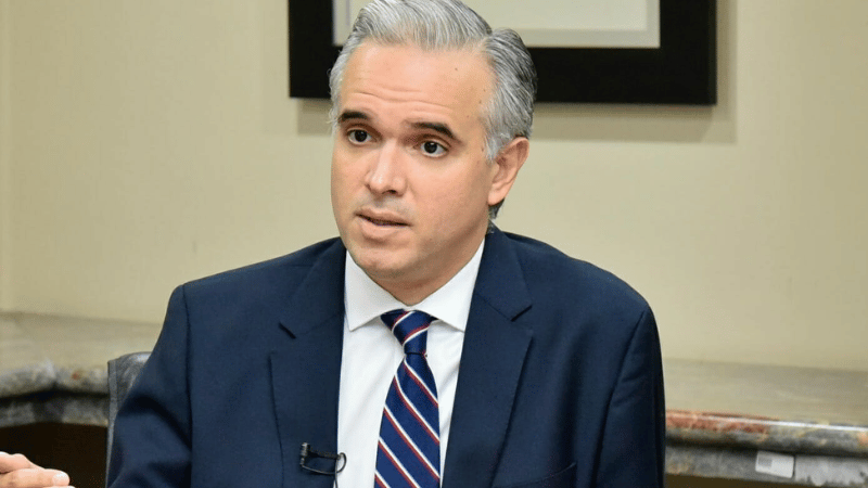 Ministro de Educación se pronuncia sobre caso de estudiante en Santiago - Imagen