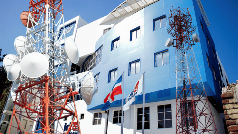 INDOTEL clausura emisoras y negocios reventa de internet - Imagen