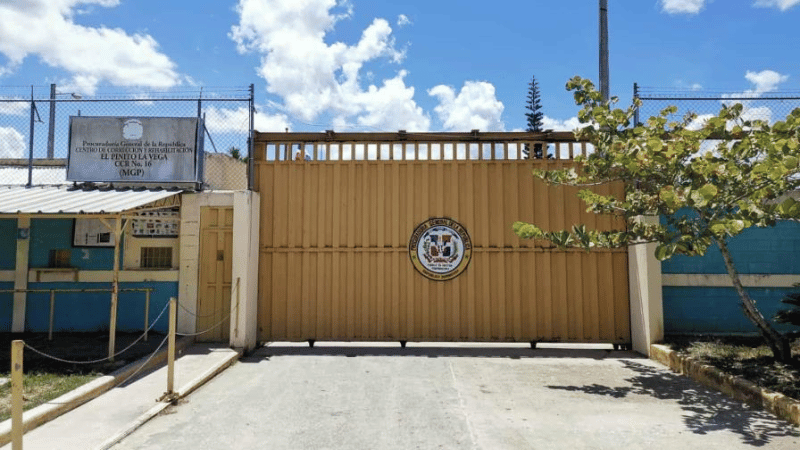 Envían a prisión a subdirector y seis agentes del CCR El Pinito por la muerte de un recluso - Imagen