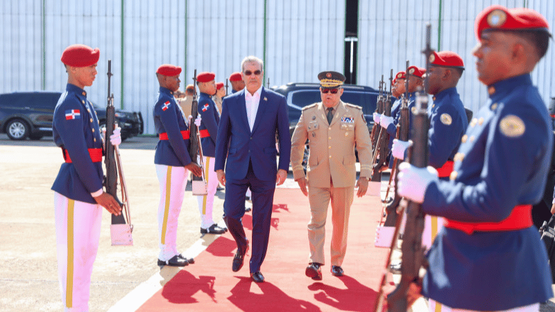El presidente Luis Abinader parte hacia Washington D.C. para participar en la Cumbre Ejecutiva de la AAFA - Imagen