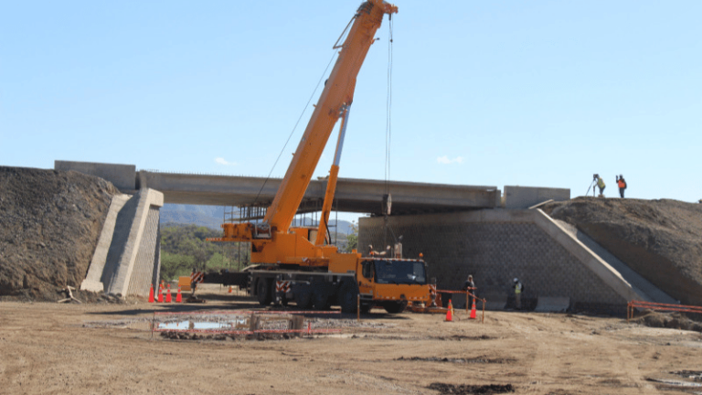 Aceleran trabajos en Circunvalación de Baní, pero entrega sigue sin fecha definida - Imagen