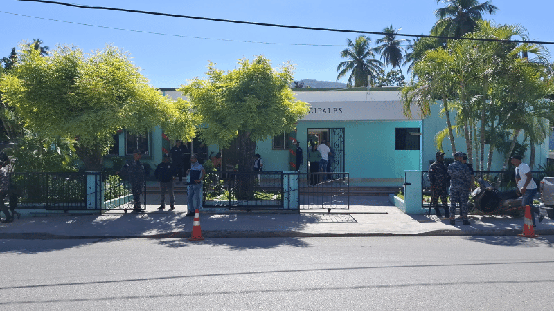 Cabral, un pueblo bajo “estado de sitio policial” - Imagen