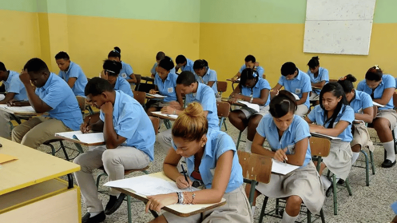 Ministerio de Educación Habilita Inscripción para Alumnos Pendientes de Pruebas Nacionales de Años Anteriores al 2025 - Imagen