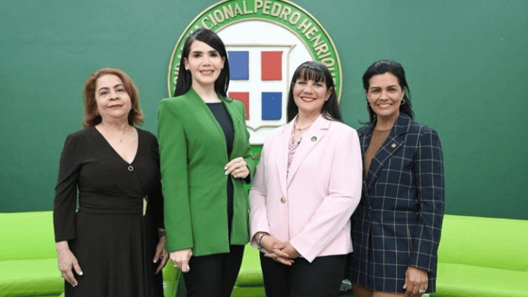 Magistrada Army Ferreira participa en cátedra magistral sobre empoderamiento femenino y acoso laboral - Imagen