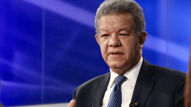 “El dólar anda sin freno, y las reservas disminuyen”, asegura Leonel Fernández - Imagen