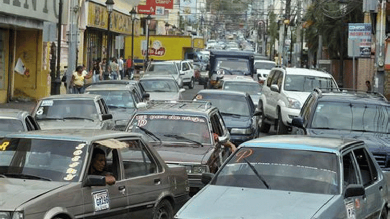 Crecimiento de Conductores Haitianos en el Transporte Público Genera Rechazo en RD - Imagen