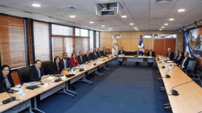 Banco Central y FMI sostienen encuentro consultivo sobre el desempeño económico de República Dominicana - Imagen