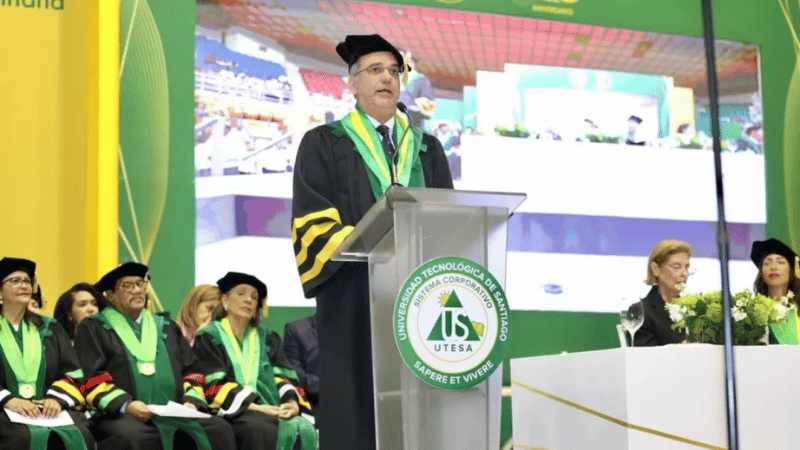 UTESA gradúa 651 nuevos profesionales y otorga Doctor Honoris Causa al presidente Luis Abinader - Imagen