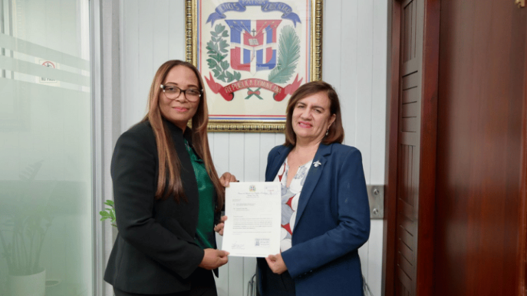 Diputada Stamy Colón somete proyecto para la creación del Cuerpo Especializado de Persecución del Delito Migratorio (CEPREDEM) - Imagen