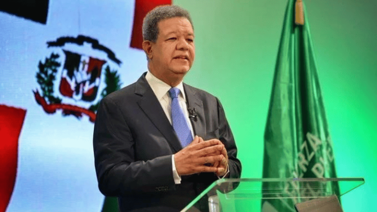 Leonel Fernández propone diálogo nacional ante medidas arancelarias y crisis migratoria - Imagen
