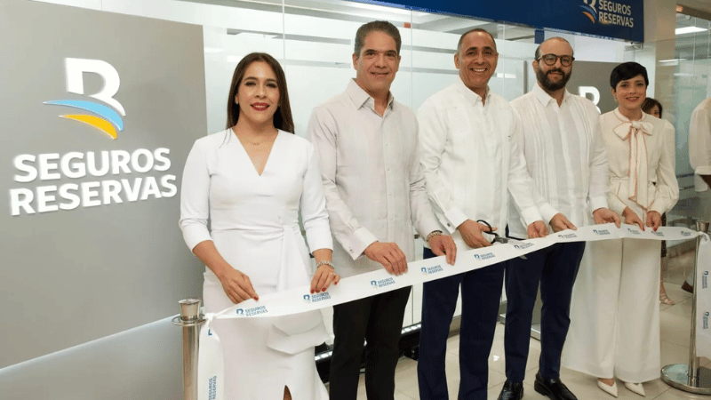 Seguros Reservas inaugura nueva oficina en La Vega - Imagen