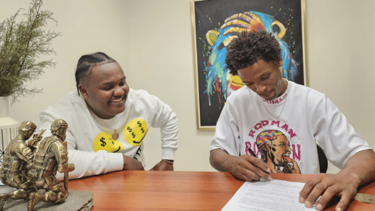 El Artista Urbano Seney Firma Contrato Discográfico con Sello "Sobrino Records" - Imagen