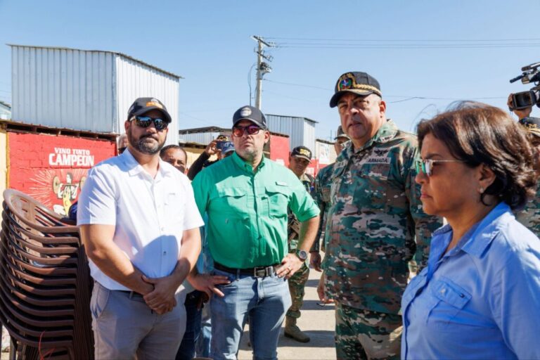 Director de DGM supervisa controles migratorios en Dajabón junto a comisión de Defensa y Obras Públicas, además evalúan condiciones del puente fronterizo