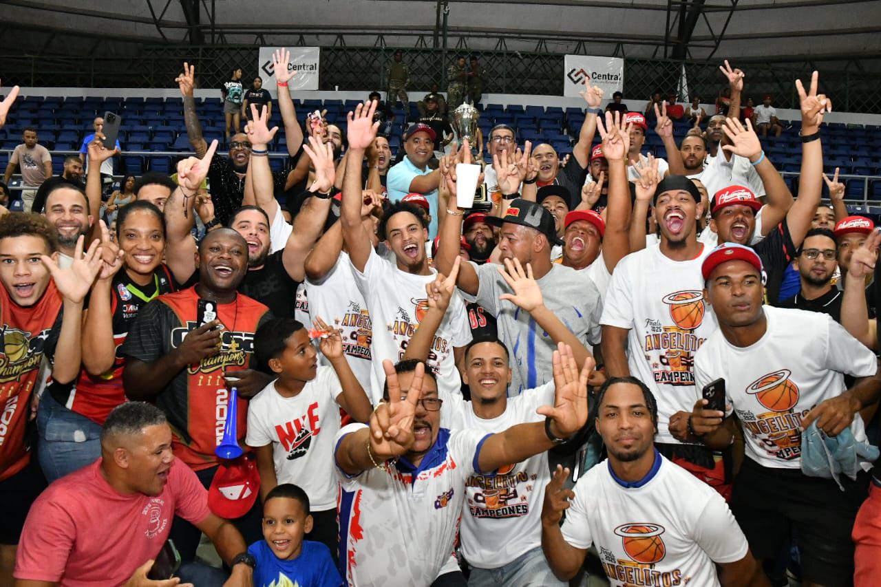 El Dosa se alza con el título de campeón baloncesto de La Vega