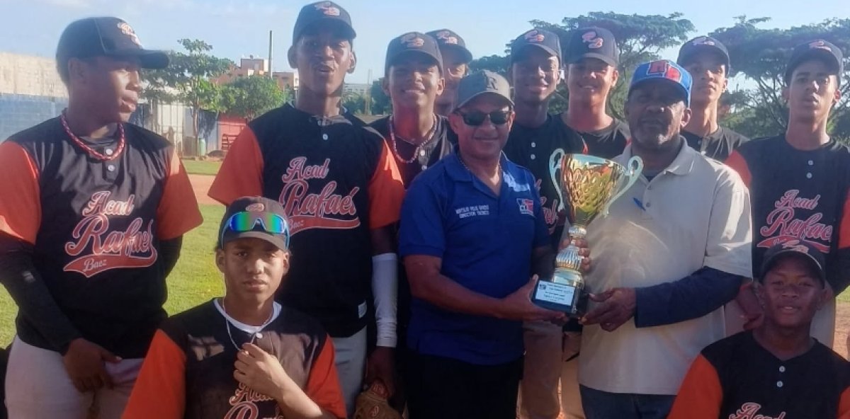 Academia Rafael Báez se corona campeón béisbol provincia SD