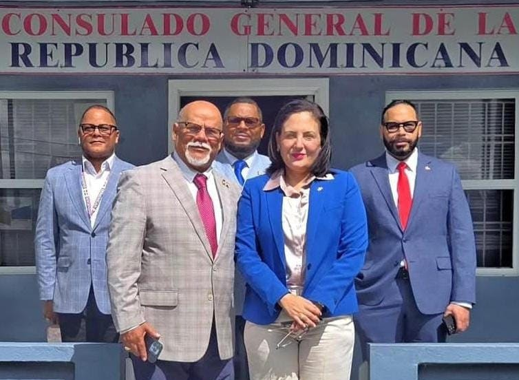 Asume nuevo cónsul RDislas Antigua y Barbuda