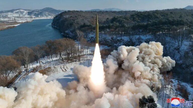 Corea del Norte anuncia nueva prueba con misiles hipersónicos