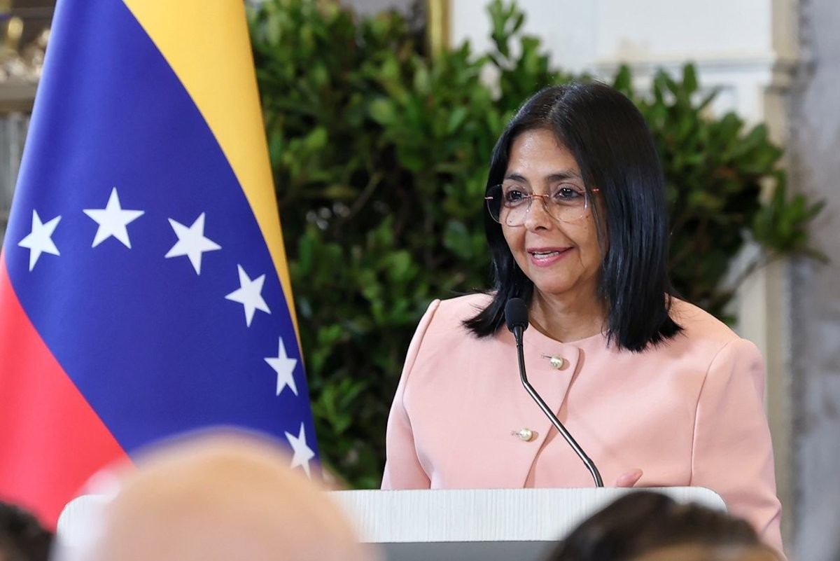 Decreta 7 días duelo fallecidos ataque de EEUU sobre Caracas