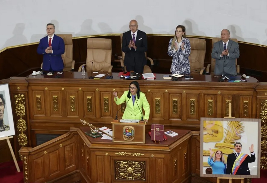 Delcy acusa EE