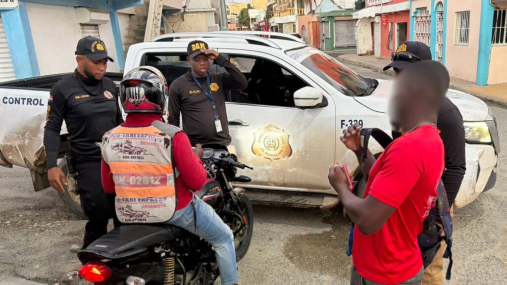 Director General de Migración supervisa operaciones migratorias en Montecristi, Valverde y Santiago Rodríguez, exhorta a sus Agentes a actuar con Integridad