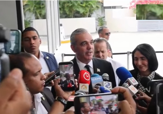 El presidente Abinader acude al velatorio Ramón Alburquerque