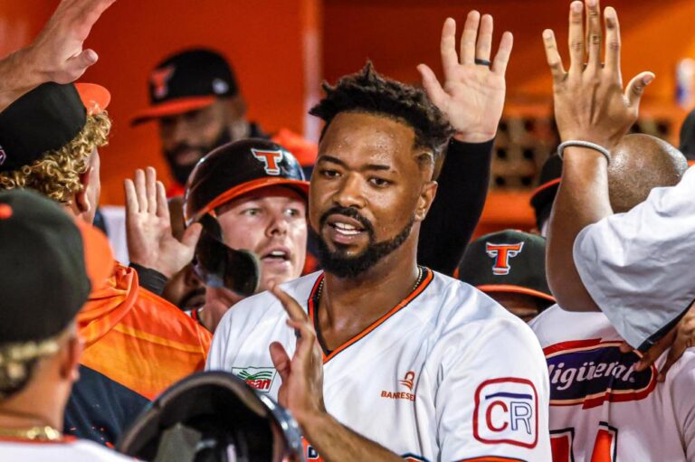 Eloy Jiménez electo el Jugador Más Valioso semifinal de Lidom