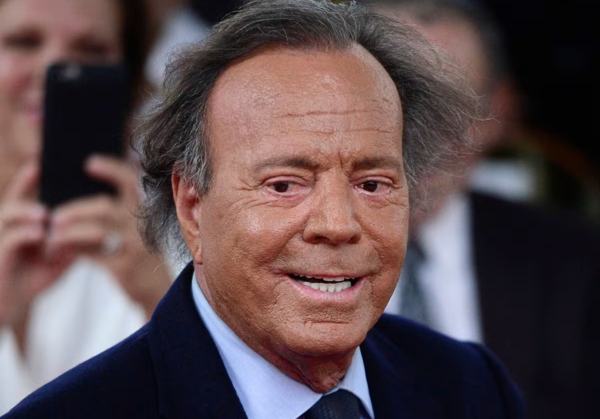 Entidades feministas de RD apoyan a denunciantes de Julio Iglesias