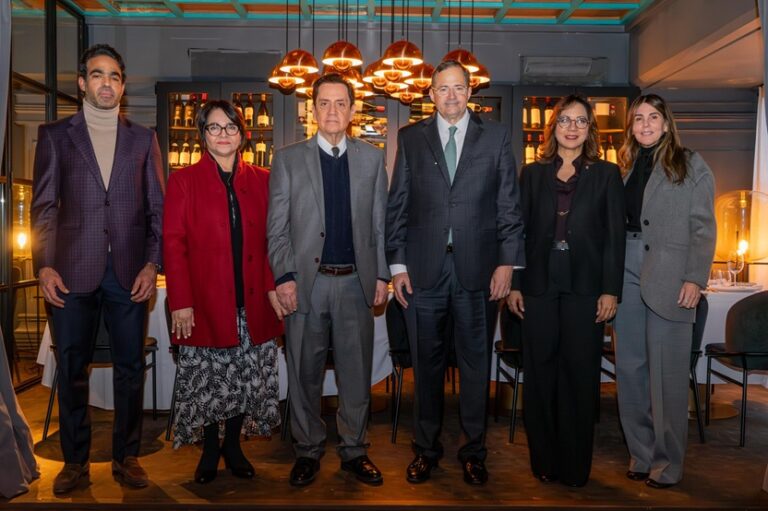 ESPAÑA: BHD y embajada RD dialogan sobre proyectos sociales y económicos