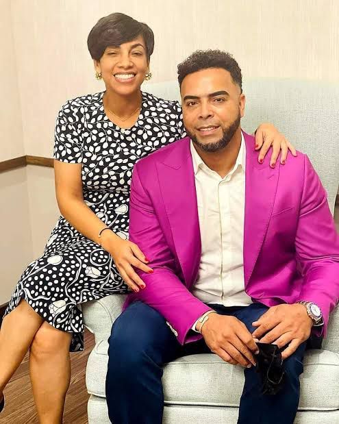 Expelotero GL rinde homenaje a la exgobernadora Nelsy Cruz