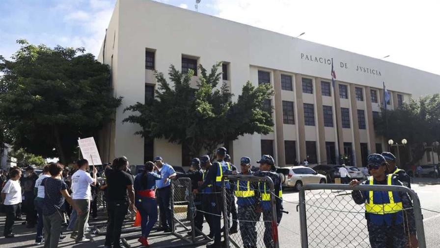 Familiares 236 víctimas de la discoteca Jet Set piden justicia