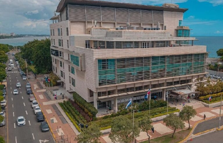 Rescatan 20 víctimas red de explotación sexual en P
