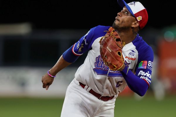 Venezolano Alcídes Escobar reforzará a Leones del Escogido
