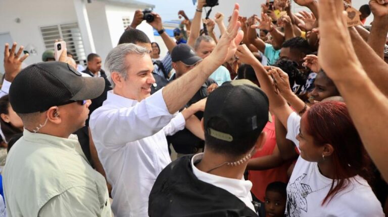 Abinader inaugurará 8 obras el fin de semana en 3 provincias