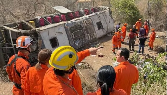 BRASIL: Al menos seis muertos tras volcar autobús jornaleros