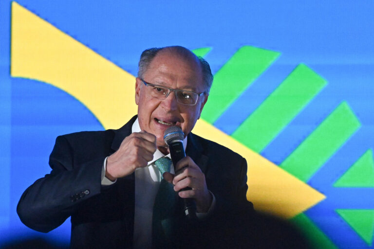 Brasil ve «muy importante» fallo judicial rechaza aranceles Trump