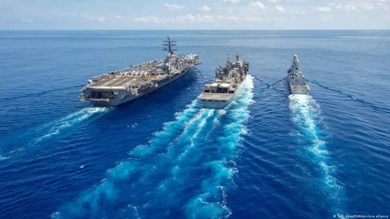 Buques de guerra EEUU e Israel realizan maniobras en mar Rojo